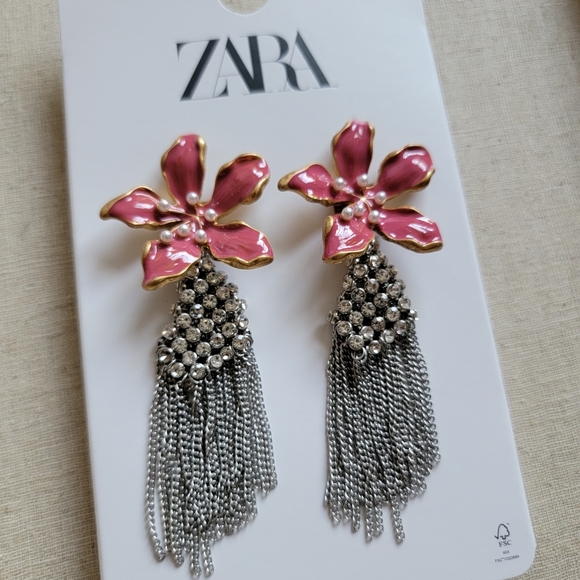 Statement Earring - Picture 2 of 3